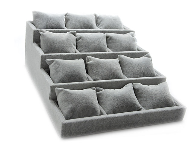 Display "Treppe"  (12 Kissen)